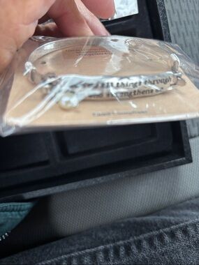 Silver Inspirational Wire Bracelet with Philippians 4:13